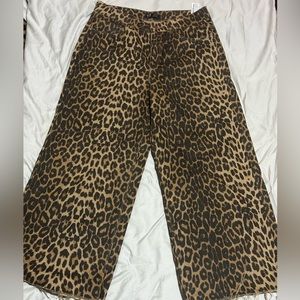 Never worn ZARA TRF COLLECTION DENIM - leopard print. High waist, wide leg